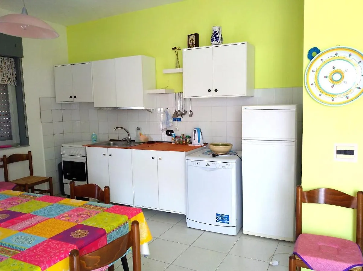Casa Filippa & Case Charlotte, Mongiove Al Mare Apartment