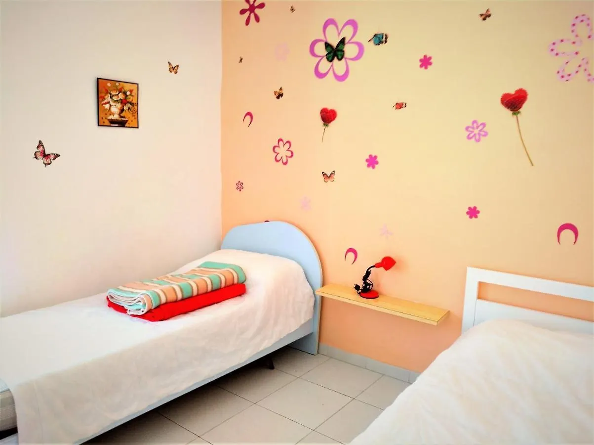 Apartment Casa Filippa & Case Charlotte, Mongiove Al Mare Italy