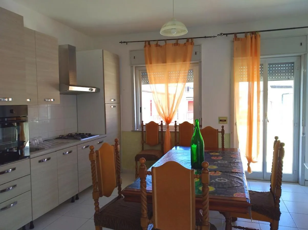 Casa Filippa & Case Charlotte, Mongiove Al Mare Apartment