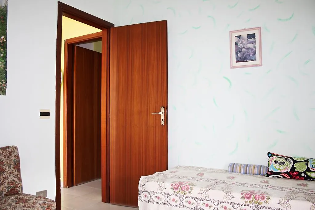 Apartment Casa Filippa & Case Charlotte, Mongiove Al Mare