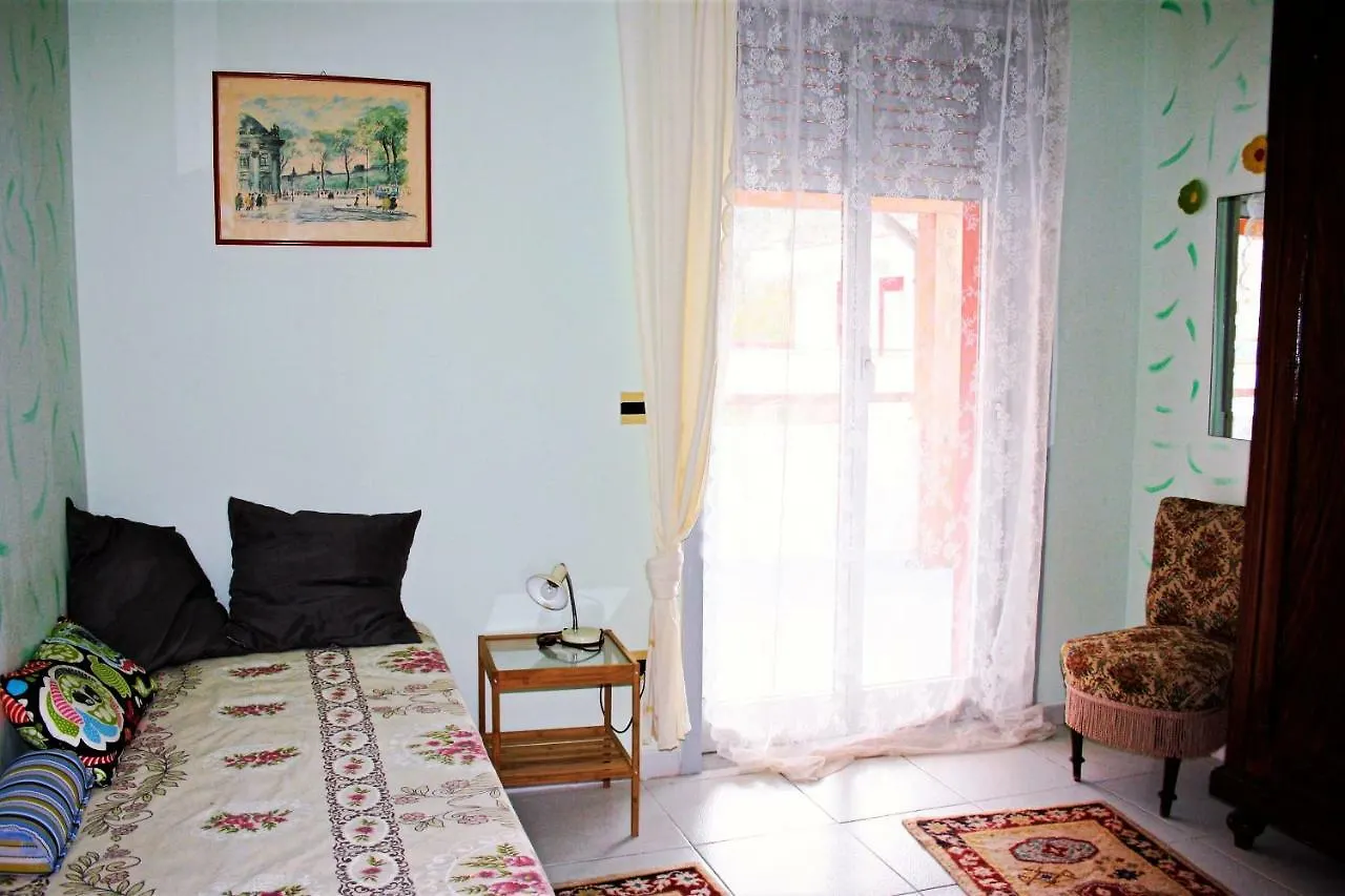 Apartment Casa Filippa & Case Charlotte, Mongiove Al Mare